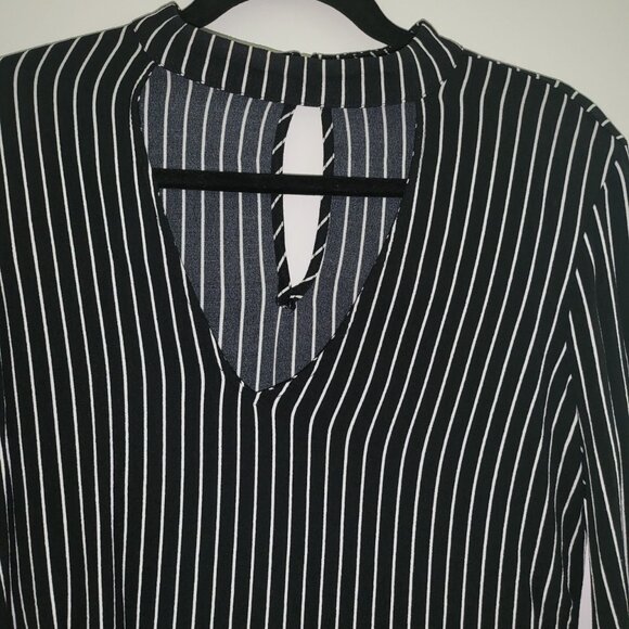 FOREVER 21 | V Neck Black & White Stripe Blouse - Picture 3 of 6
